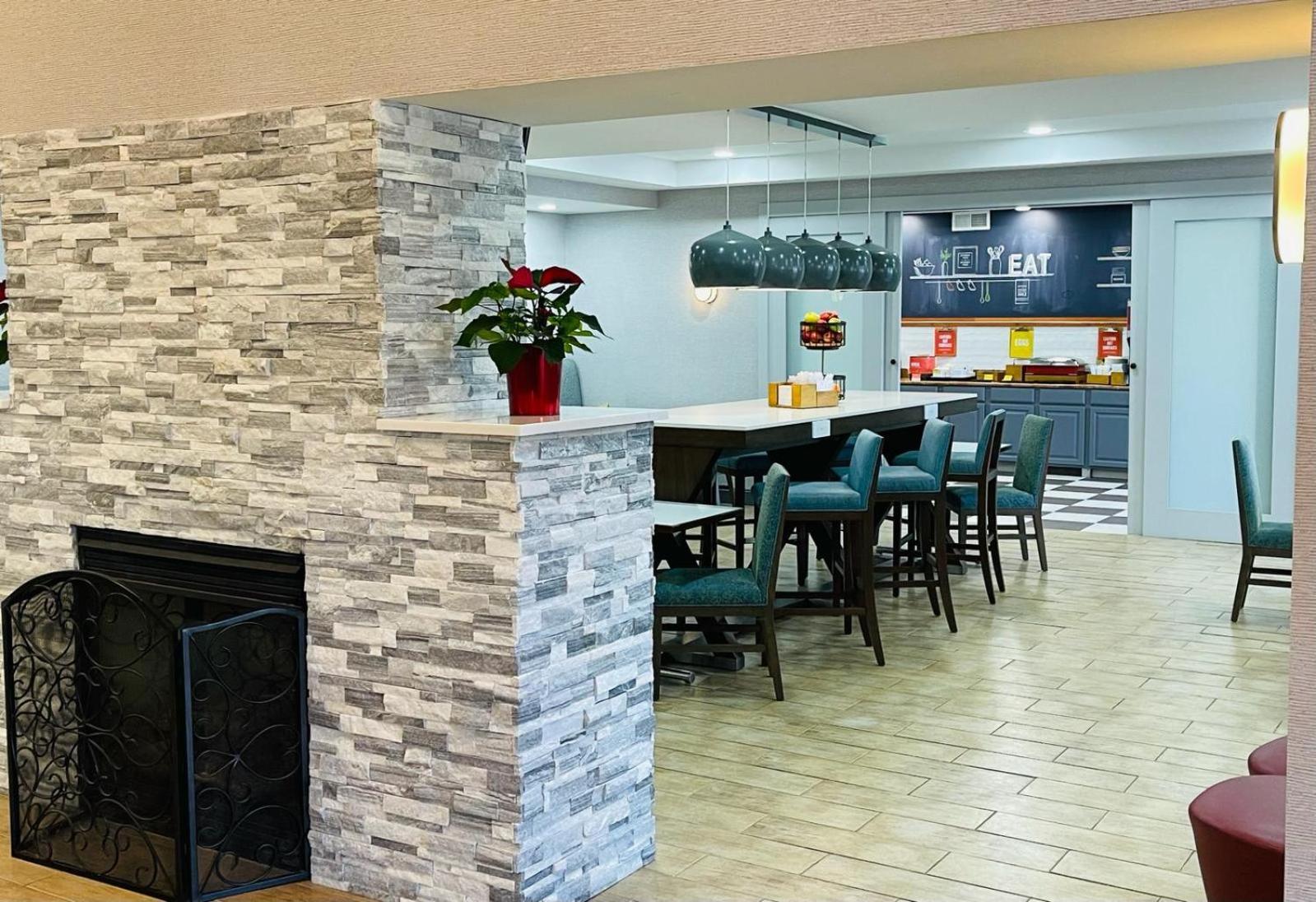 Hampton By Hilton Brattleboro Hotel Exterior foto